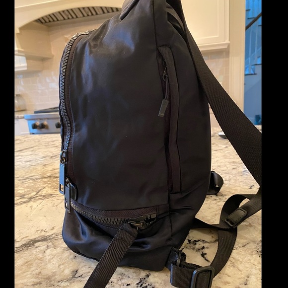 Lululemon athletica Everywhere Backpack - Picture 3 of 6